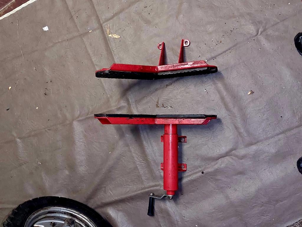 Wielklem werkbank voor motorfiets of scooter, Ophalen of Verzenden, Gebruikt, Minder dan 70 cm