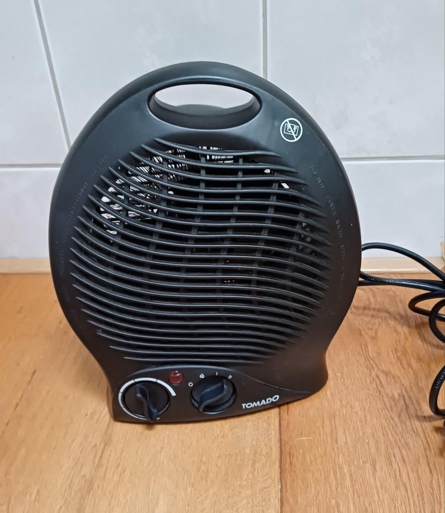 Electrische kachel met ventilator 2 warmte standen en thermo, Ophalen of Verzenden, Elektrisch, Overige soorten