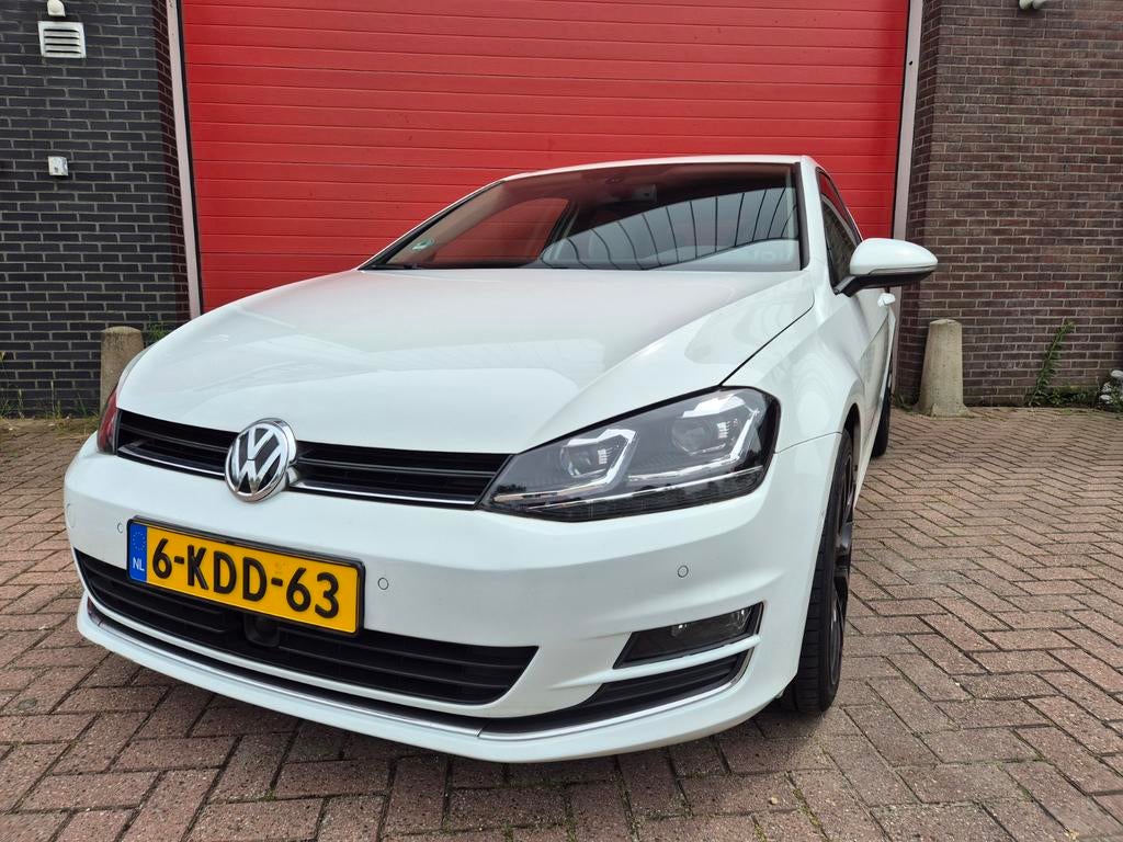 Volkswagen Golf 1.4 TSI  ACT highline  2013 wit dsg, Auto's, Hyundai, 15 km/l, 31 €/maand, 4 cilinders, Origineel Nederlands