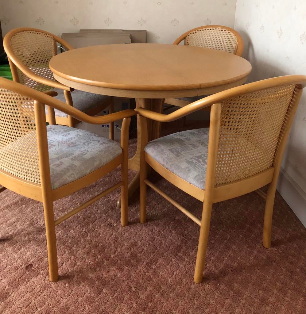 Ronde eettafel ( uitschuifbaar) met 4 stoelen, Huis en Inrichting, Tafels | Eettafels, Ophalen, Rond, 100 tot 150 cm