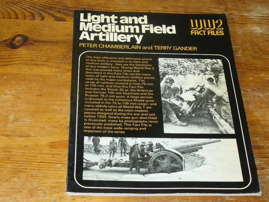Light and medium field artillery uit de tweede wereldoorlog, Ophalen of Verzenden, Landmacht, Overige gebieden, Boek of Tijdschrift