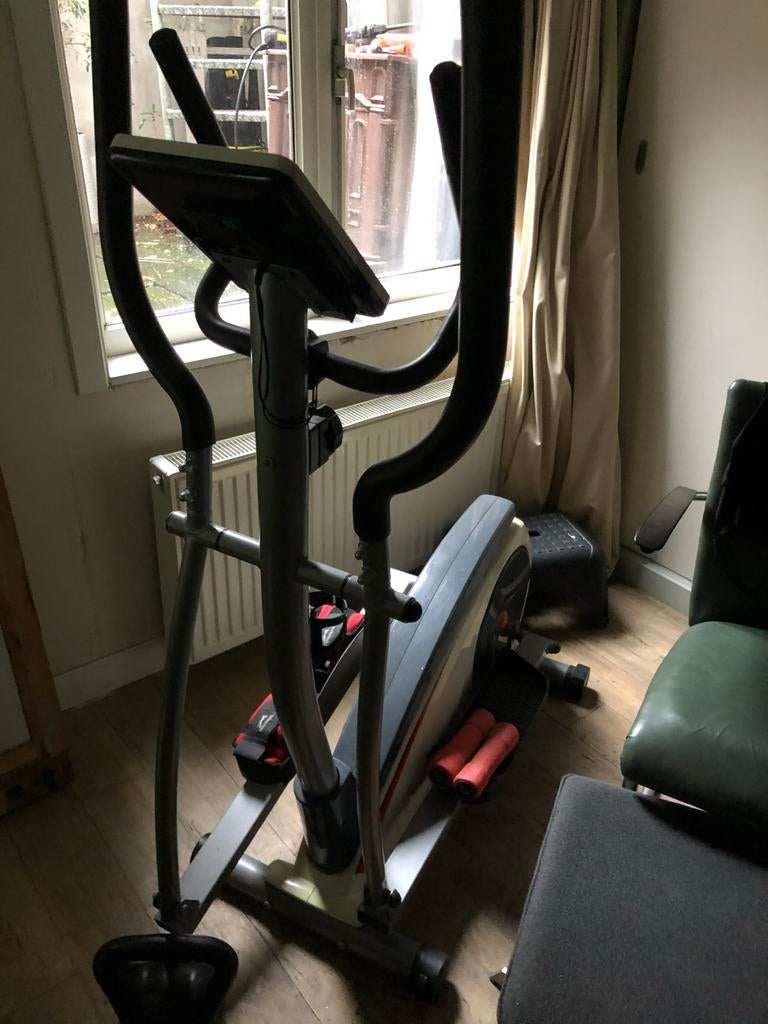 Crosstrainer met stabiele stevige voet van het merk fitura, Ophalen, Crosstrainer