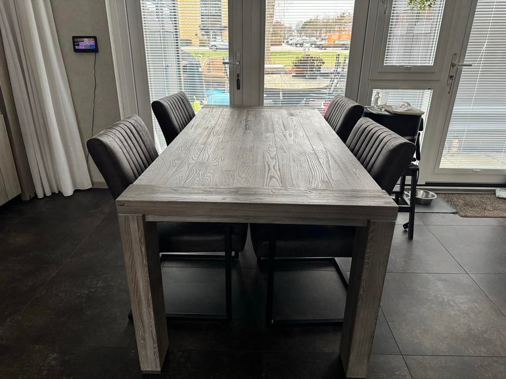 Eettafel Avola Henders&Hazel, Ophalen, Gebruikt, 100 tot 150 cm, Vijf personen of meer