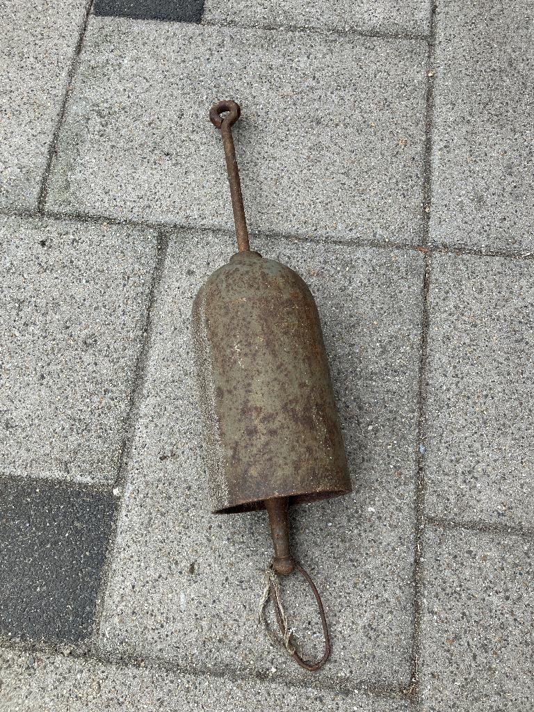 Zware oude antieke ijzeren bel, Antiek en Kunst, Antiek | Koper en Brons, Ophalen