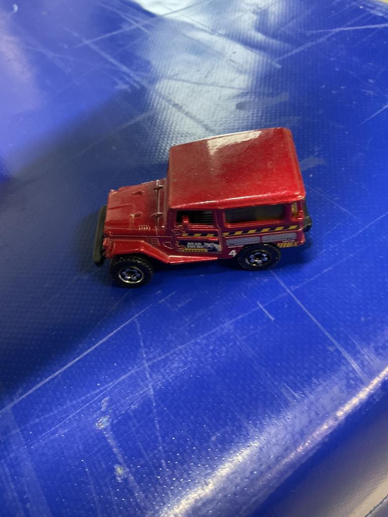 Hotwheels Toyota Land Cruiser FJ 40, Ophalen, Zo goed als nieuw