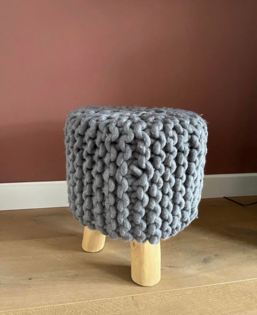 Poef krukje voetenbankje grijs Loods 5, Minder dan 50 cm, Gebruikt, Rond, Minder dan 50 cm