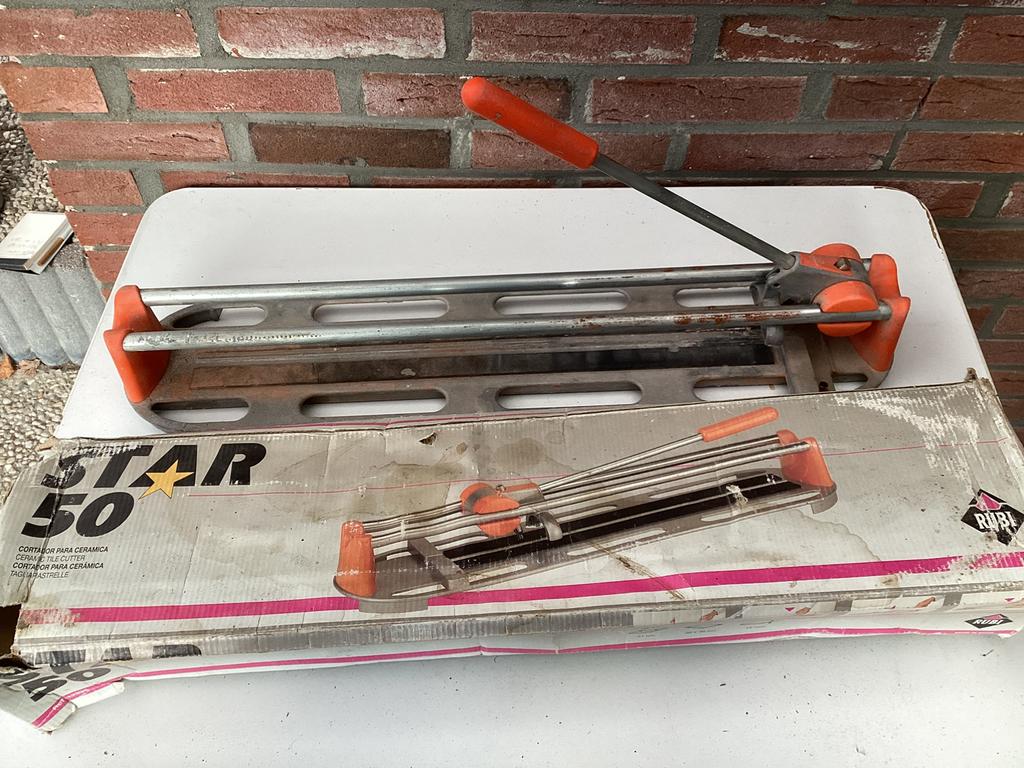 Tegelsnijder, Ophalen of Verzenden, Gebruikt