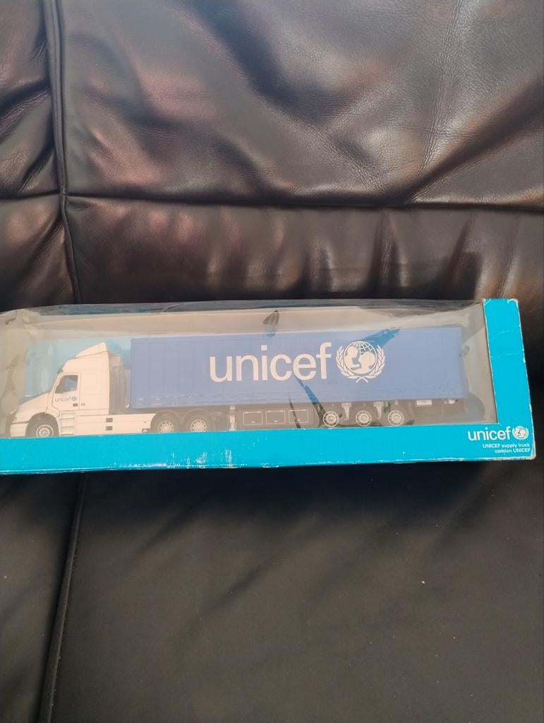 🔴 Hongwell Toys Volvo Unicef 1/50, Ophalen of Verzenden, Zo goed als nieuw, Bus of Vrachtwagen, Lion Toys