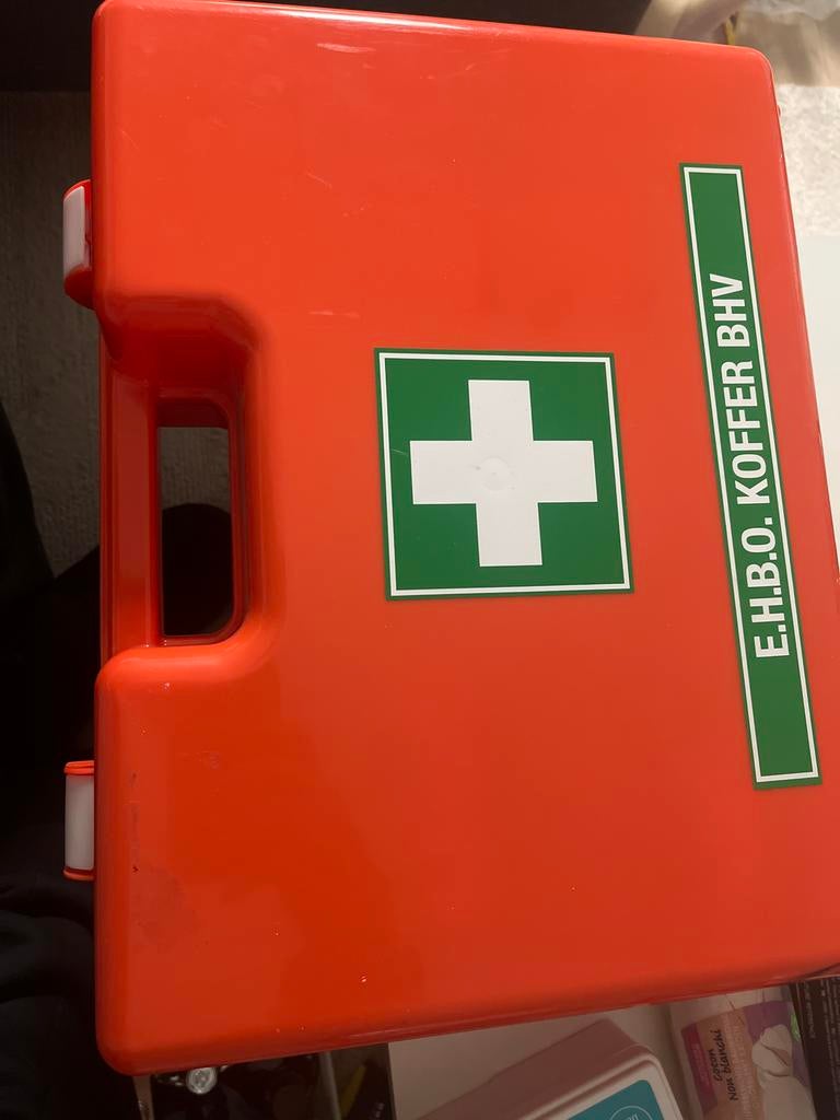 Ehbo koffer met wandhouder, Ophalen of Verzenden