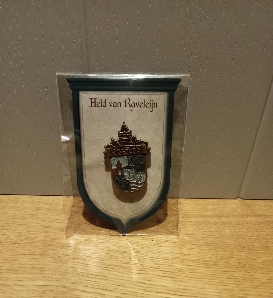 Efteling Raveleijn Ravelijn pin - Nieuw in Verpakking, Verzamelen, Ophalen of Verzenden, Nieuw, Figuurtje, Speldje of Pin