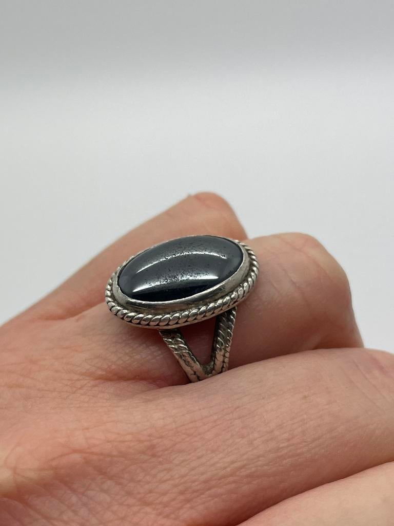 B448 Prachtige zilveren hematiet ring maat 18, Sieraden, Tassen en Uiterlijk, Ringen, 18 tot 19, Ophalen of Verzenden, X, Met edelsteen