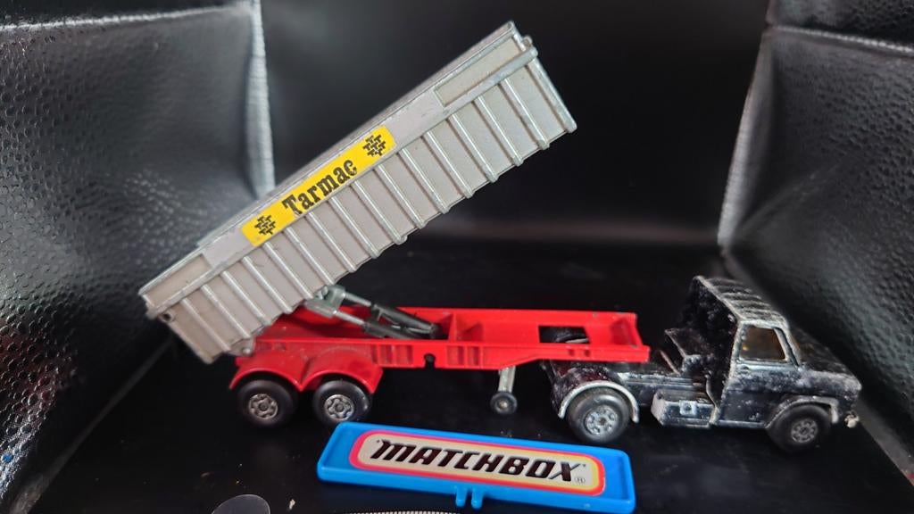 Matchbox Super Kings Ford Tractor met K-17 Tipper Truck, Hobby en Vrije tijd, Modelauto's | 1:50, Ophalen of Verzenden, Gebruikt