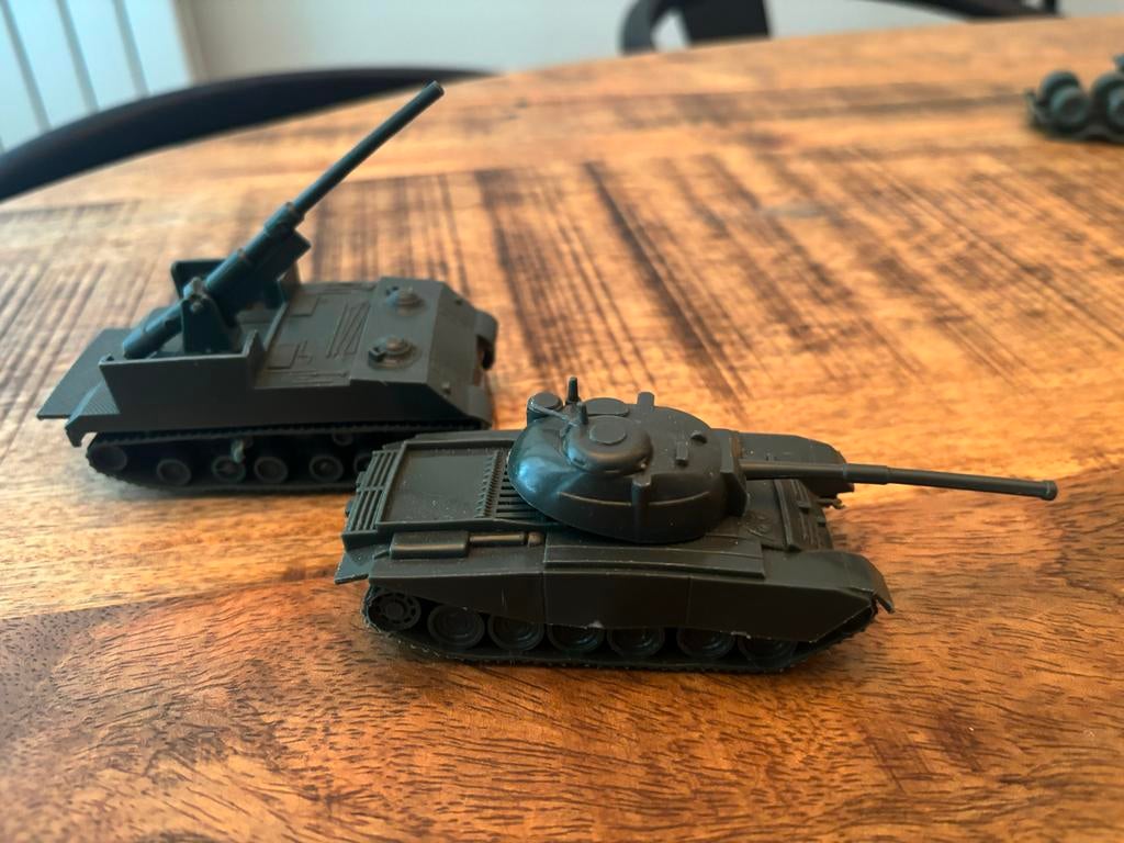 Airfix HO/OO Voertuigen: Houwitser & Centurion Patton, Ophalen of Verzenden, Gebruikt