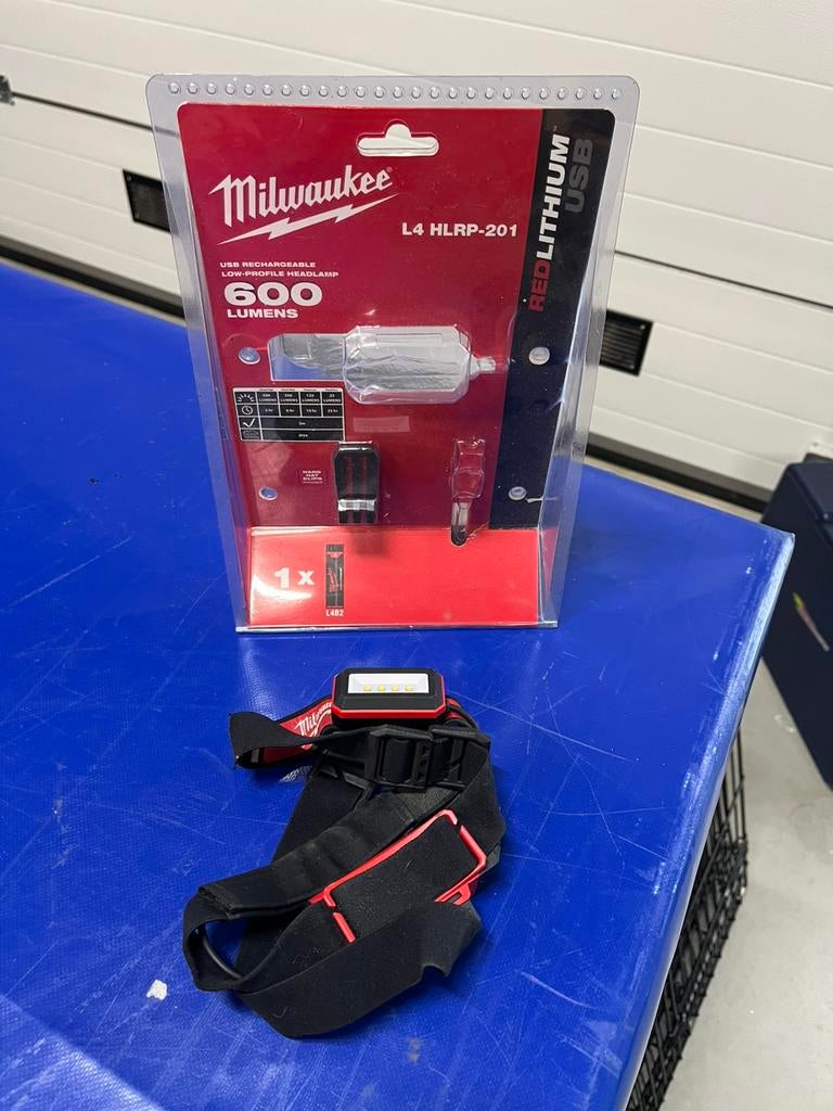 Milwaukee lamp hoofdlamp gaat niet meer aan geen laadkabel, Ophalen, Zo goed als nieuw