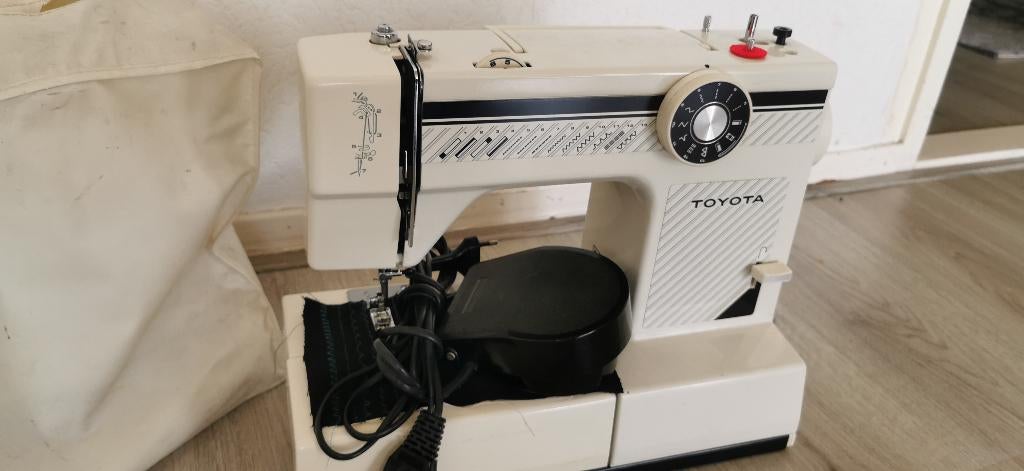 Naaimachine Toyota M540, Hobby en Vrije tijd, Naaimachines en Toebehoren, Zo goed als nieuw, Naaimachine, Overige merken, Ophalen of Verzenden