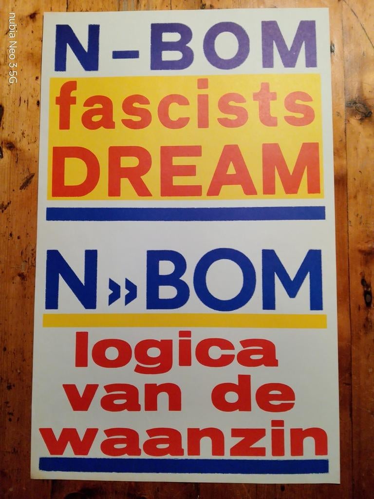 N-BOM Poster - Politiek Statement, Rechthoekig Staand, Ophalen of Verzenden, Zo goed als nieuw, A1 t/m A3