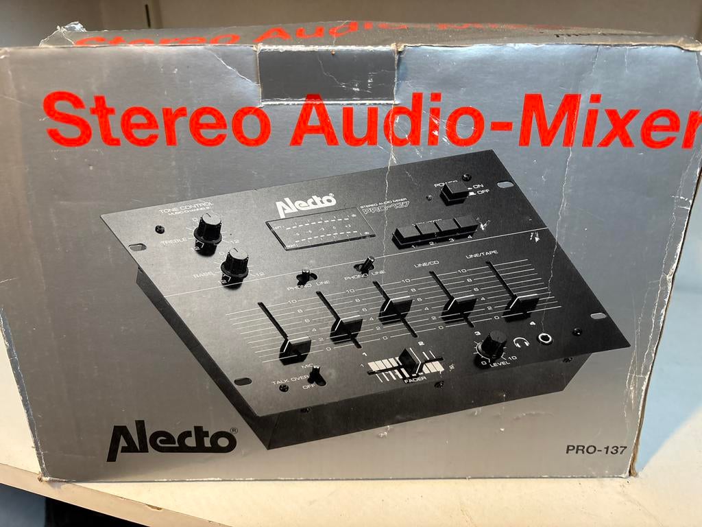 Alecto PRO-137 Stereo Audio Mixer, Muziek en Instrumenten, Ophalen of Verzenden, Gebruikt, Minder dan 5 kanalen, Microfooningang