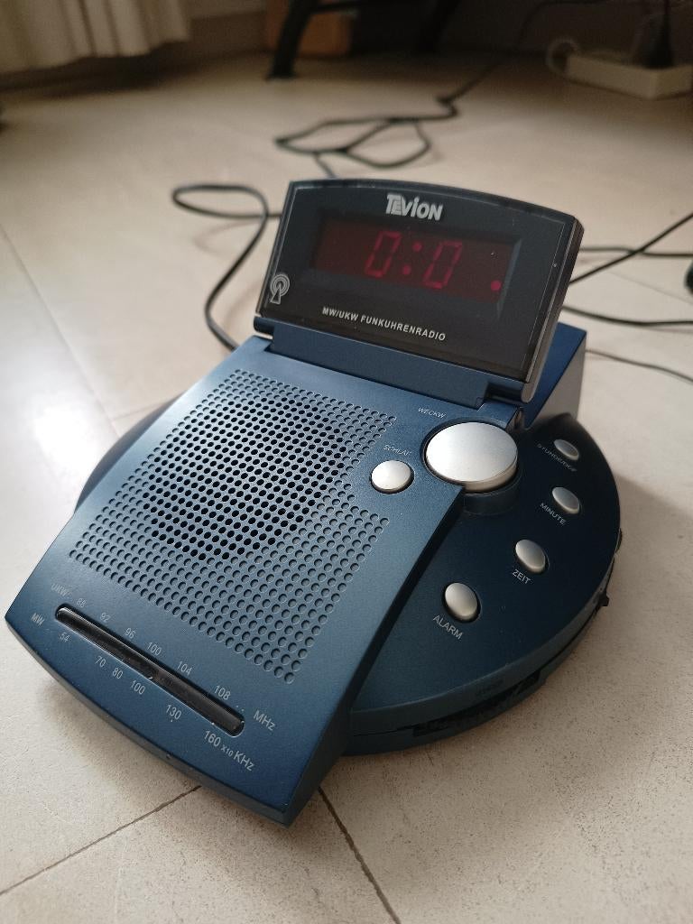 Wekkerradio met DCF77 radiogestuurde klok, Ophalen of Verzenden, Gebruikt, Digitaal