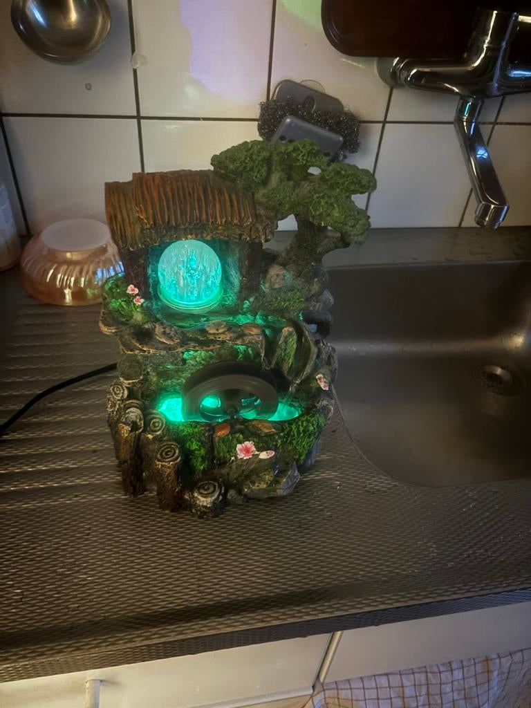 Decoratieve fontein met Verlichting, Ophalen of Verzenden, Zo goed als nieuw, Kunststof, Waterval