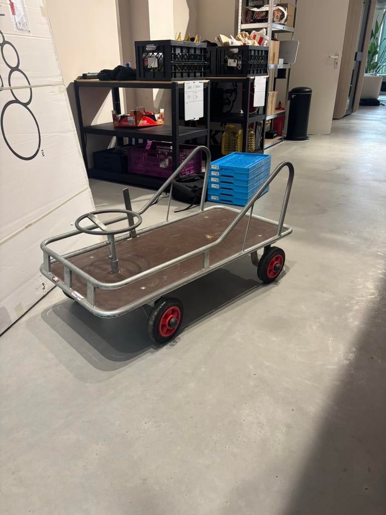 Schoolplein karretje, Ophalen, Gebruikt