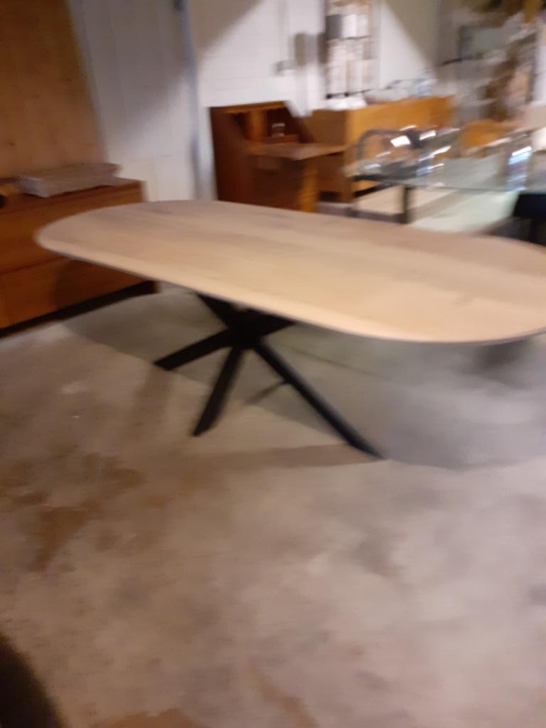 Massief eiken tafel,stadion model ,verjongd .NIEUW., Huis en Inrichting, Tafels | Eettafels, Ophalen, 50 tot 100 cm, Vijf personen of meer