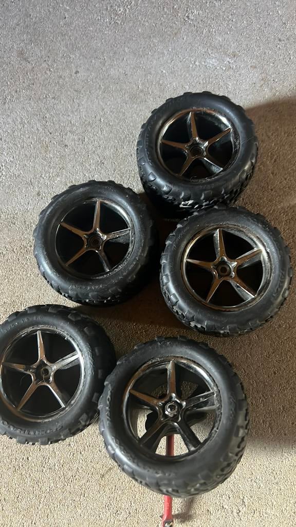 Wielen voor traxxas auto revo, Ophalen of Verzenden, Zo goed als nieuw, Overige schalen, Auto offroad