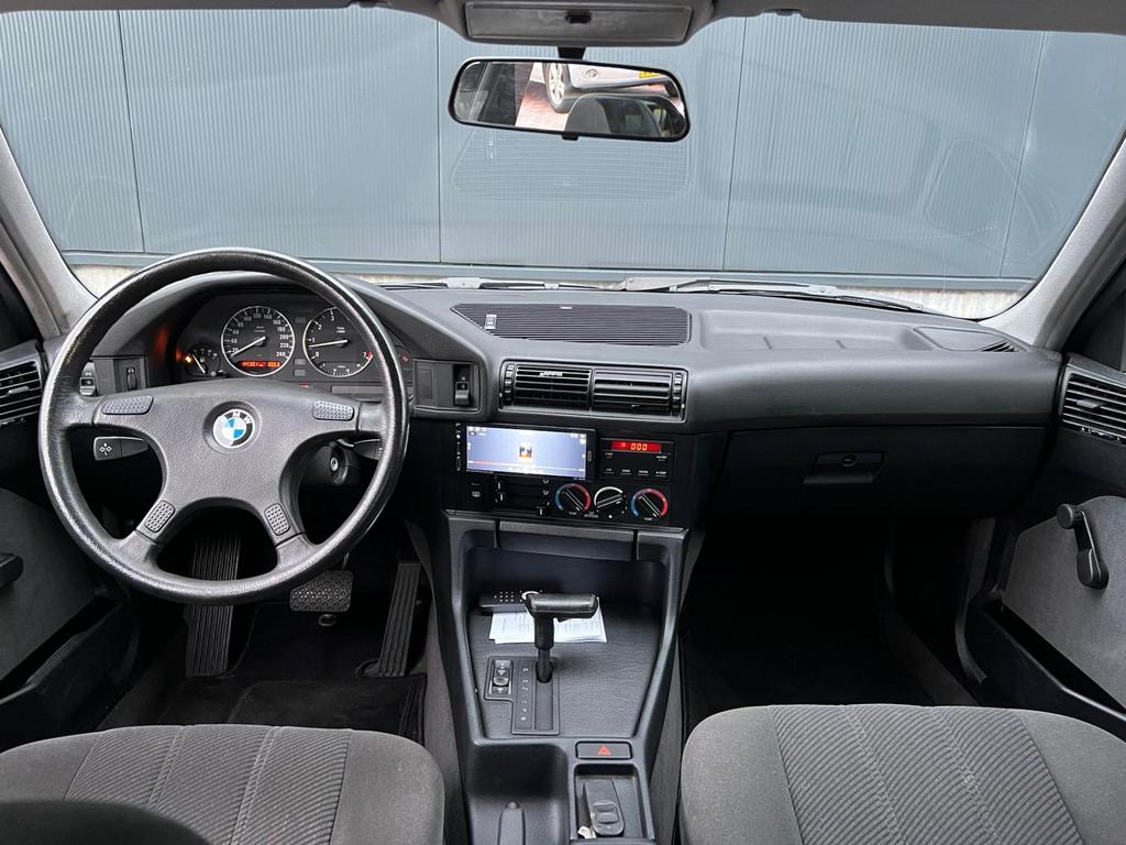BMW 5-serie 520i Executive * Aut * Xenon * 1e eigenaar *, Auto's, Automaat, Gebruikt, Zwart, 150 pk