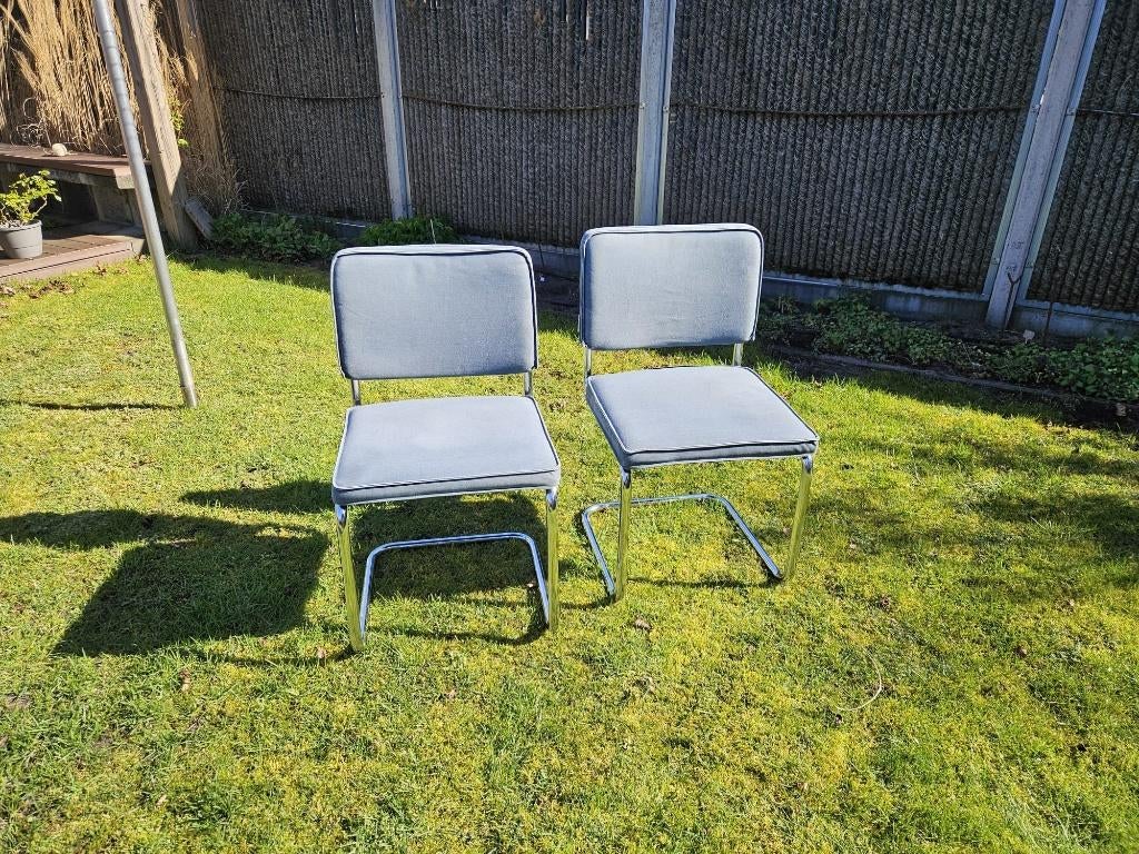 2x Zuiver Ridge Eetkamerstoel stoel Blauw 75,-/st, Ophalen, Zo goed als nieuw, Blauw, Twee