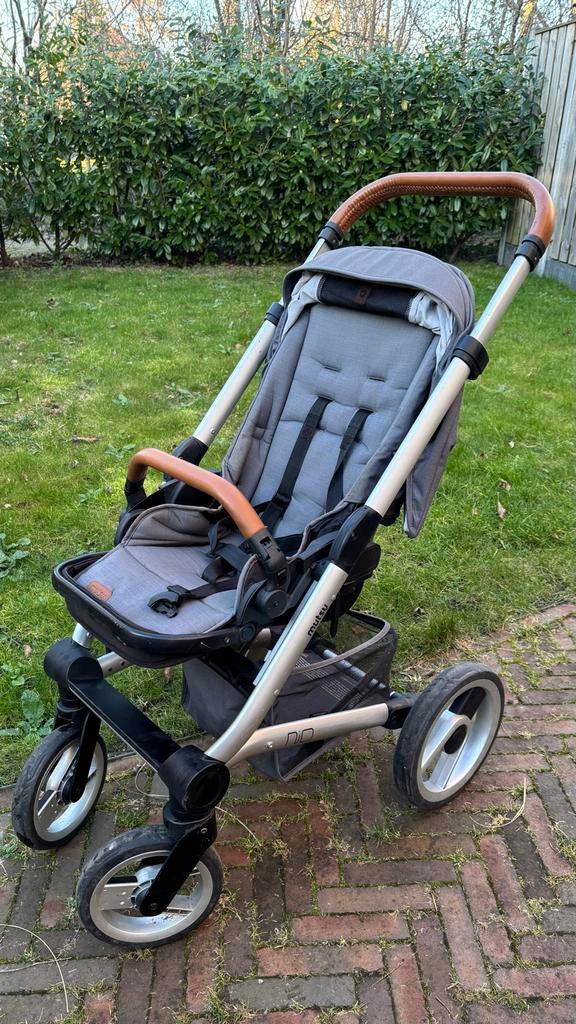 Mutsy NIO kinderwagen met reiswieg en zitgedeelte, Ophalen, Gebruikt, Combiwagen, Met reiswieg