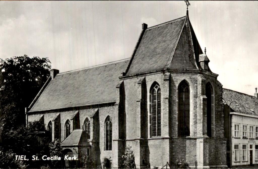 Tiel - St. Cecilia Kerk - exterieur, Verzamelen, Ophalen of Verzenden, 1940 tot 1960, Ongelopen, Gelderland