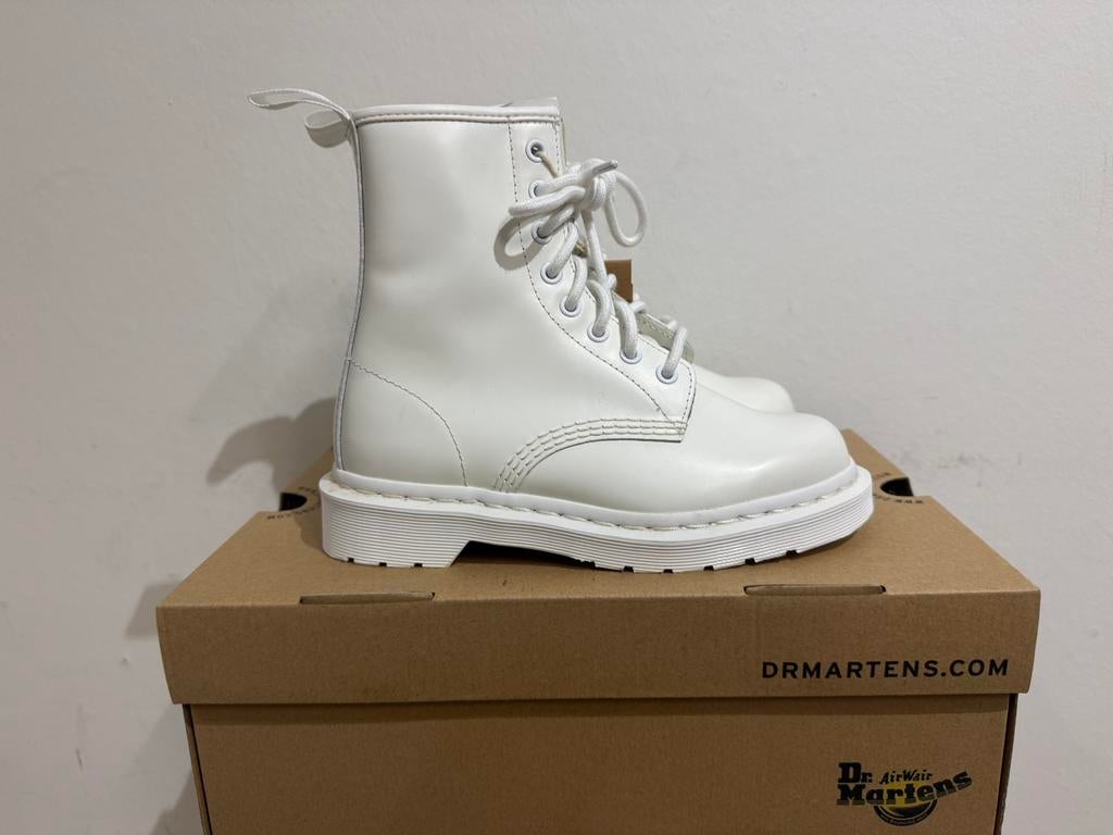 Te koop nieuwe Dr Martens 1460 Mono White maat 36, Postlaan 3, Dr Martens, Wit, Nieuw