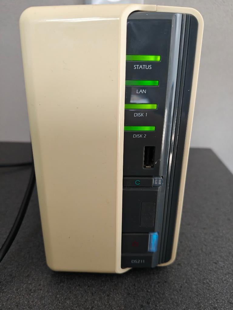 Synology DS211 NAS + 4TB & 2TB schijven, Ophalen, Gebruikt