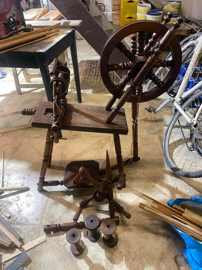 Houten spinnewiel, Ophalen, Gebruikt, Spinnewiel