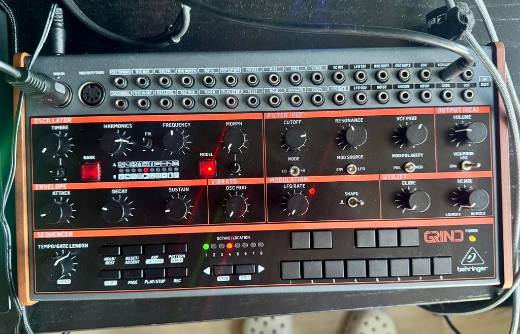 Behringer Grind Synth, Muziek en Instrumenten, Ophalen of Verzenden, Zo goed als nieuw, Overige aantallen, Overige merken