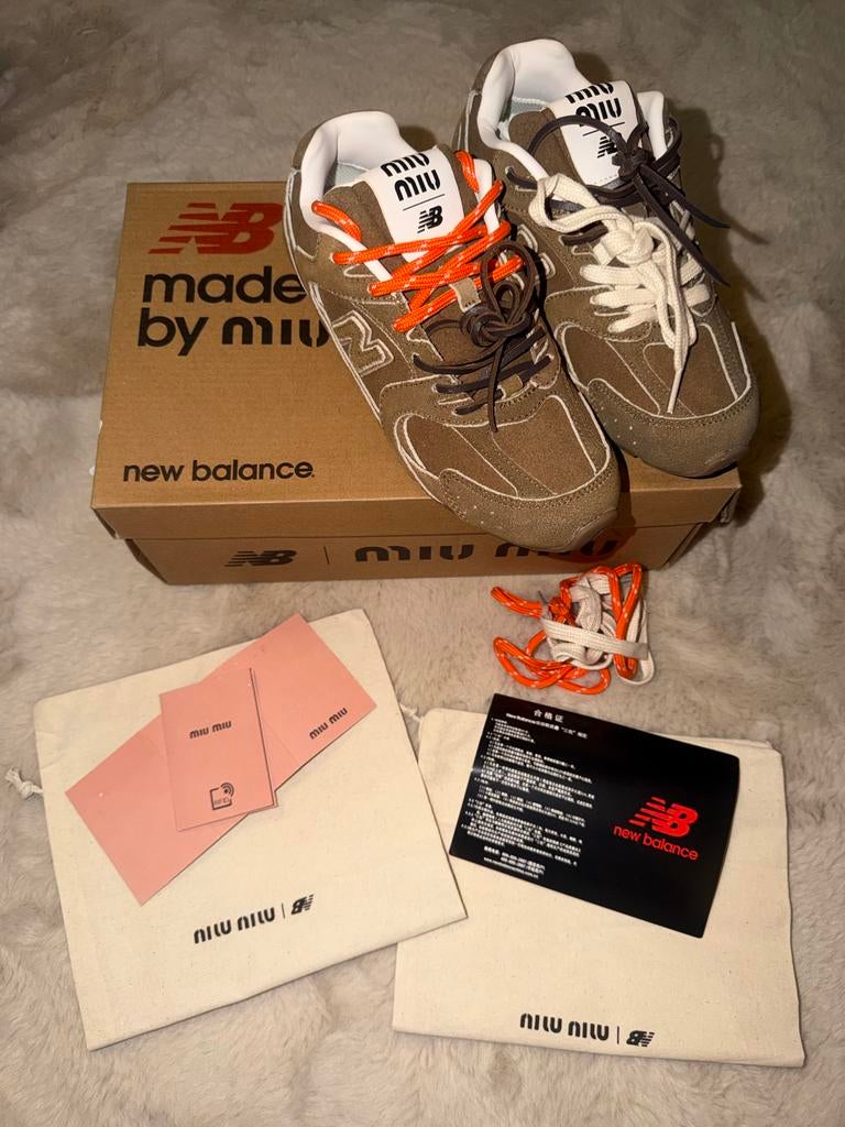 NIEUW | New Balance x Miu Miu sneakers maat 37, Kleding | Dames, Schoenen, Bruin, Nieuw, Ophalen of Verzenden, Sneakers of Gympen
