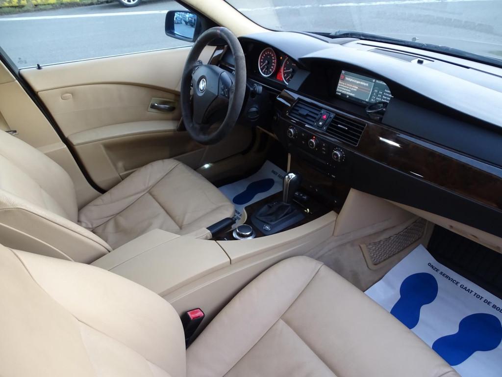 BMW 5-serie 540i High Executive - AUTOMAAT - PANORAMADAK - S, Auto's, Automaat, Achterwielaandrijving, Gebruikt, Blauw