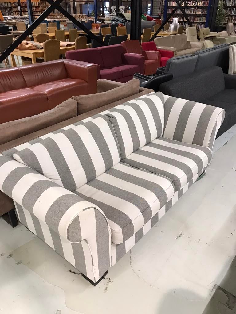 Gestreepte bank, Zo goed als nieuw, H, H, H