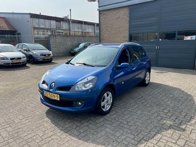 Renault Clio Estate 1.2 TCE__Inruiler Meeneemprijs, Voorwielaandrijving, Gebruikt, Zwart, 4 cilinders