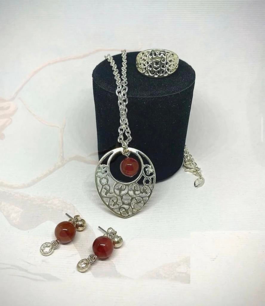 Vintage Yves Rocher sieradenset jaren 80, Sieraden, Tassen en Uiterlijk, Ringen, IJzer of Staal, Ophalen of Verzenden, Zo goed als nieuw