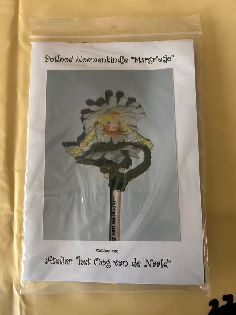 Viltpakket Potlood bloemenkindje Margrietje, Hobby en Vrije tijd, Vilt, Ophalen of Verzenden, Nieuw, Figuurtje(s), Wolvilt