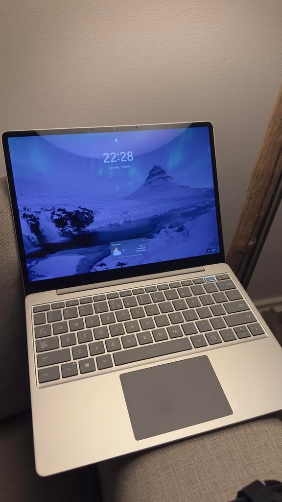 Surface Laptop Go (1e generatie) Microsoft, Gebruikt, 2 tot 3 Ghz, Qwerty, 8 GB