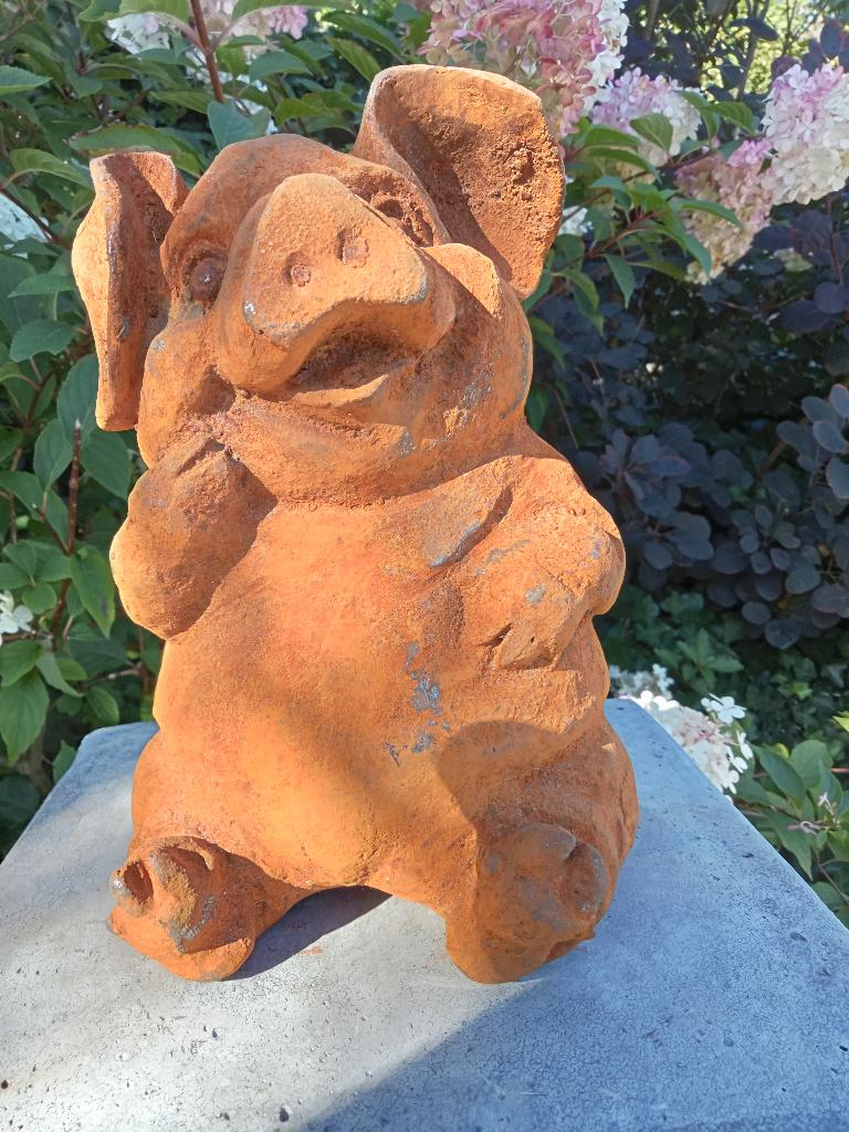 Twee modellen hele leuke nieuwe gietijzeren varkens., Ophalen of Verzenden, Nieuw, Metaal, Dierenbeeld