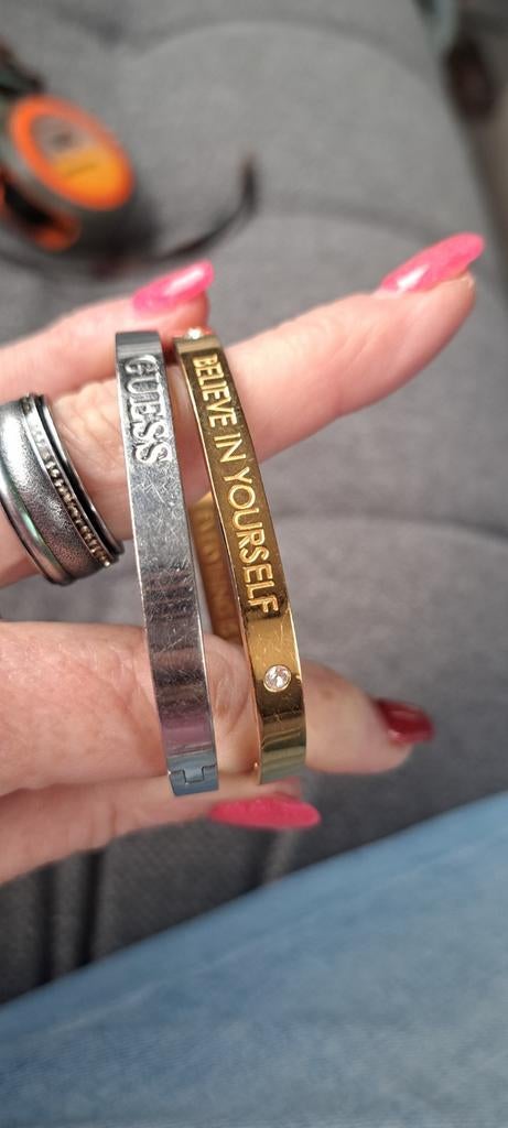 Guess en 'Believe in Yourself' Armbanden, Sieraden, Tassen en Uiterlijk, Armbanden, Gebruikt, Staal, Ophalen of Verzenden, Zilver