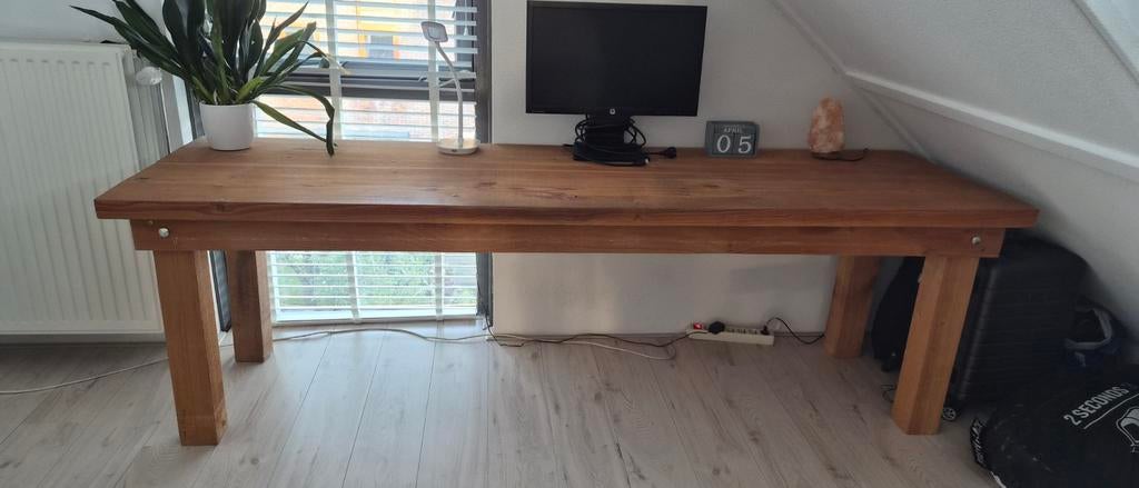 Groot houten bureau met 2 verstelbare bureaustoelen, Ophalen