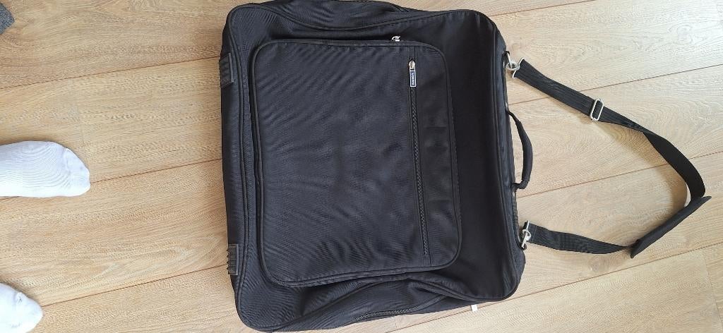 Speciale reistas voor kostuum o.i.d. merk VOLVO, Sieraden, Tassen en Uiterlijk, Tassen | Reistassen en Weekendtassen, Ophalen