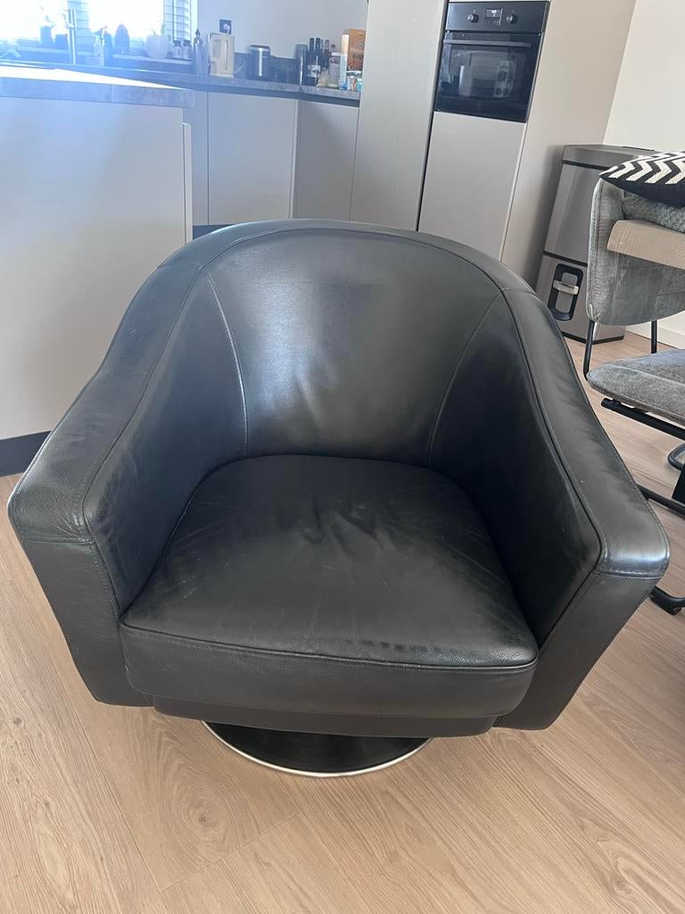 Zwarte lederen draaifauteuil Kuka, Huis en Inrichting, Ophalen, Gebruikt, Leer, 75 tot 100 cm