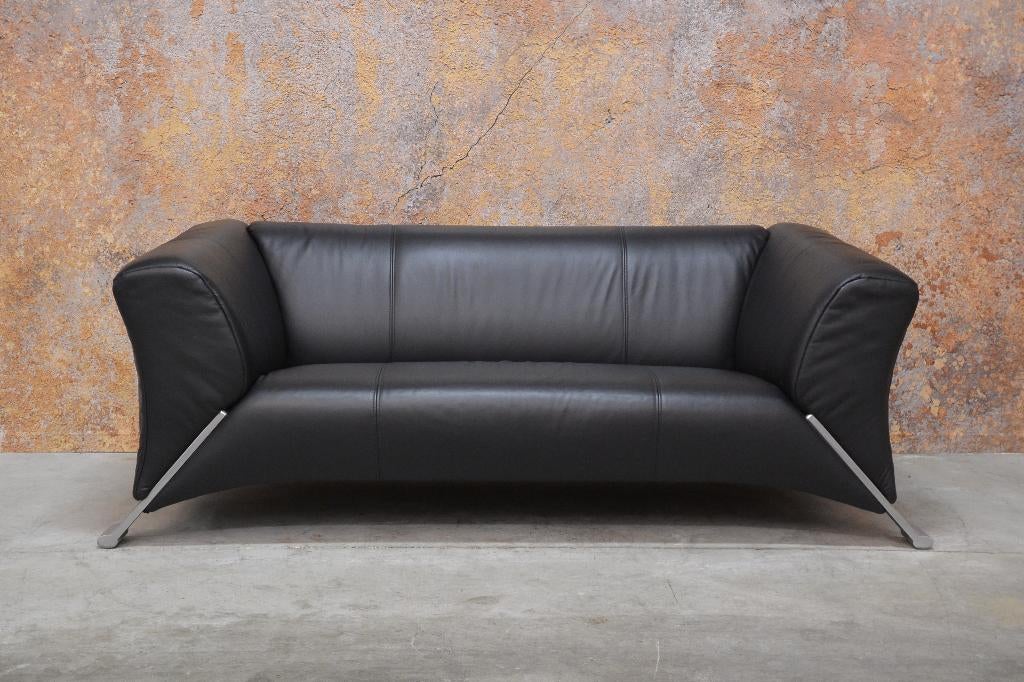 ZGANieuw zwarte leren Rolf Benz 322 design bank, Huis en Inrichting, Banken | Bankstellen, Rolf benz, Rolf benz, 150 tot 200 cm