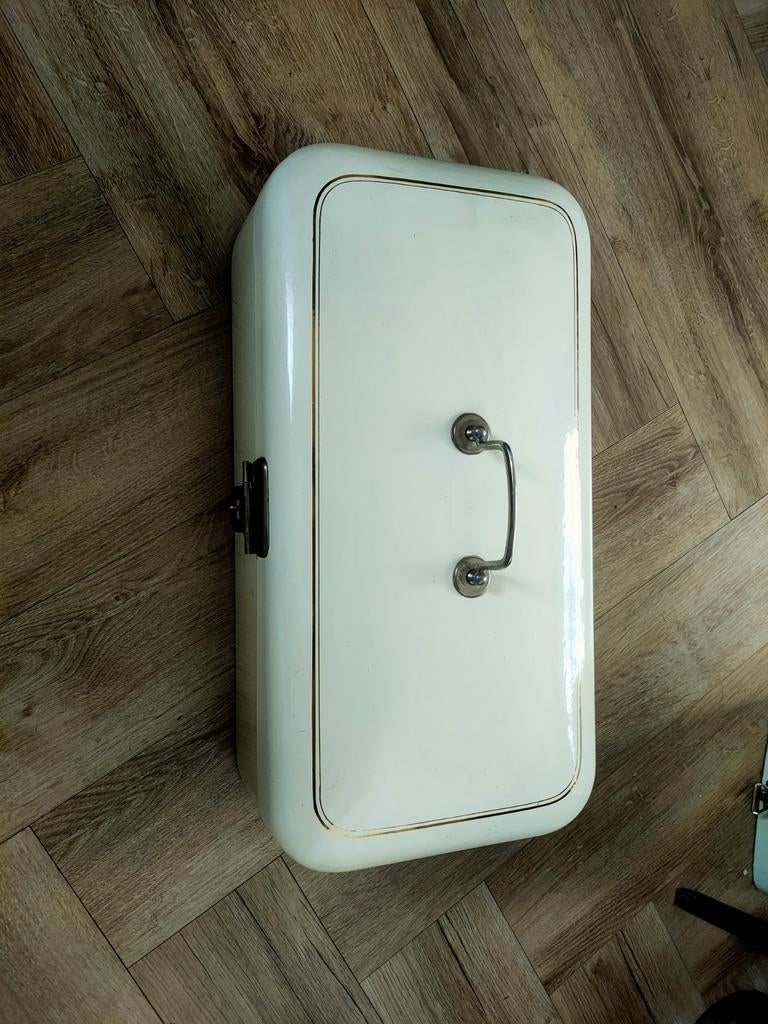 Emaille broodtrommel, Sieraden, Tassen en Uiterlijk, Koffers, Hard kunststof, Minder dan 50 cm, Ophalen of Verzenden, Zo goed als nieuw