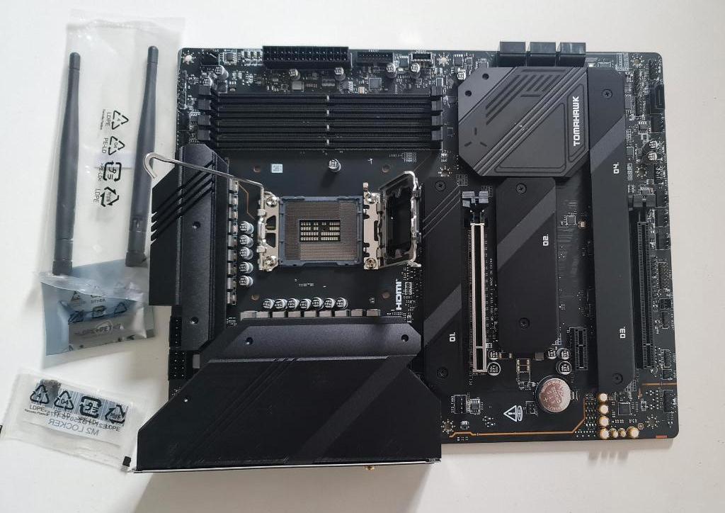 MSI MAG Z790 TOMAHAWK WIFI, Ophalen of Verzenden, Zo goed als nieuw, DDR5, Intel