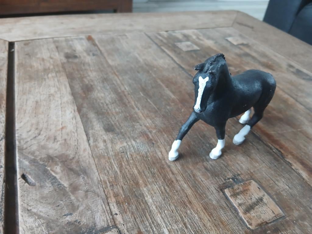 Schleich zwart paard witte benen en bles, Ophalen of Verzenden, Zo goed als nieuw